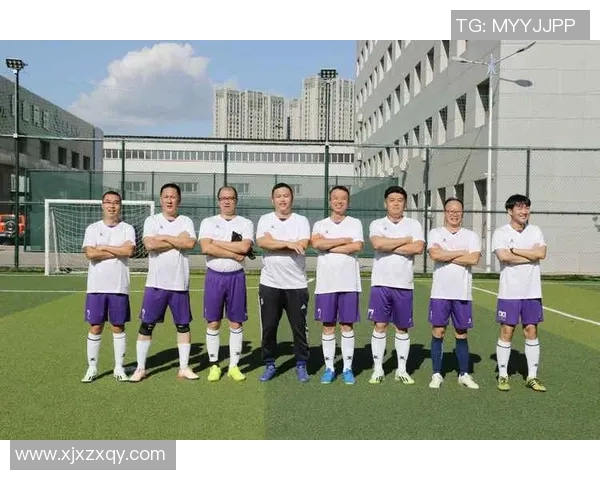 广州足球队与杭州足球队耐力对决的深度分析与启示 广州足球队与杭州足球队耐力对决的深度分析与启示