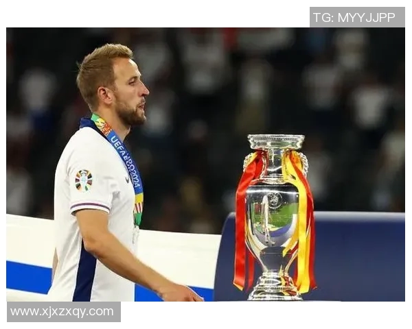 凯恩的传奇之路:从球场新星到足球巨星的辉煌历程与影响 凯恩的传奇之路:从球场新星到足球巨星的辉煌历程与影响