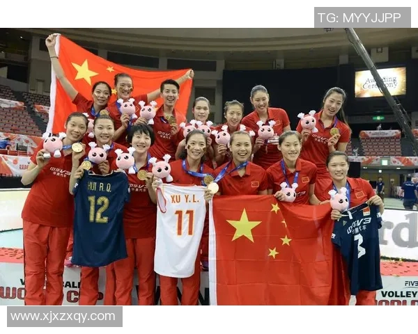 女排世界杯中国队奋勇争先力克对手展现巅峰实力的精彩瞬间