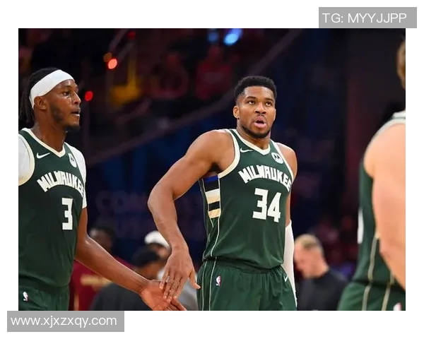 字母哥愤怒撕裂球衣雄鹿惨败后更衣室内冲突升级引发热议