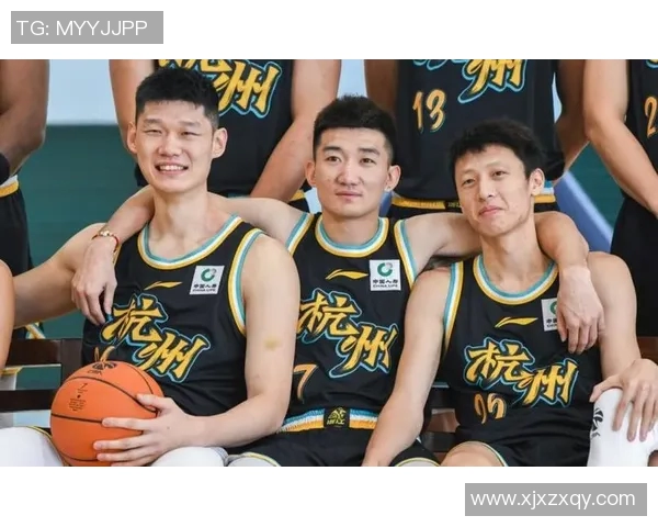 胡金秋：从青涩新星到篮球场上的耀眼巨星的成长之路与未来展望