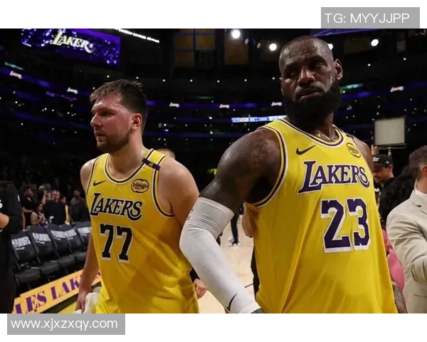 2000年湖人与国王的激烈对决回顾与赛季精彩瞬间分析 2000年湖人与国王的激烈对决回顾与赛季精彩瞬间分析